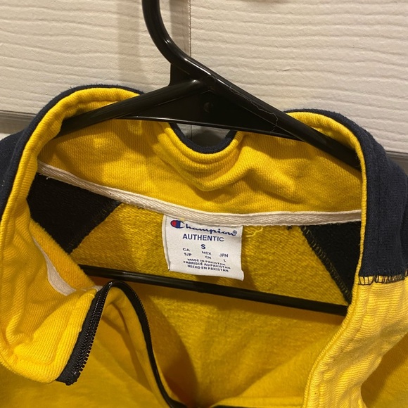 Women’s Team Sweater - Picture 3 of 3